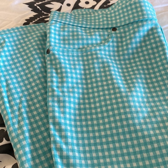 HUE Leggings NWOT never worn Size Large - Picture 6 of 6